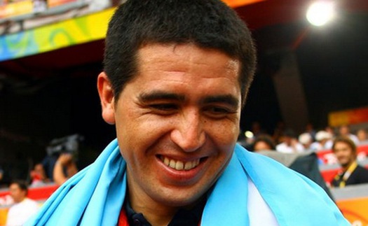 Juan Riquelme giã từ sân cỏ: Tạm biệt số 10 tài năng và... dang dở