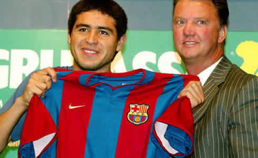 Vì sao Riquelme thất bại ở Barca?