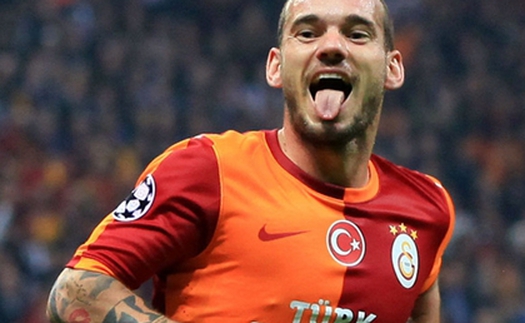 Tiếc chưa Man United? Wesley Sneijder lại ghi bàn thắng tuyệt đẹp