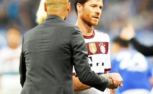 Pep Guardiola: ‘Xabi Alonso là hậu vệ tệ nhất trên thế giới’