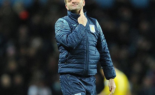 KHOẢNH KHẮC vòng đấu: Tim Sherwood mừng chiến thắng 'hơn cả vợ trúng số độc đắc'