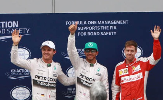 Phân hạng Malaysian GP: Hamilton giành pole trong mưa lớn ở Sepang