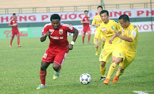 B.Bình Dương – Hà Nội T&T 1-0: May thôi là đủ lên đầu