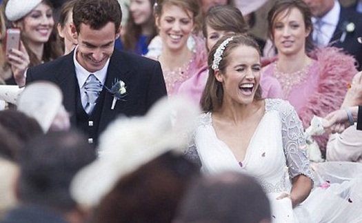 CHÙM ẢNH: Andy Murray và Kim Sears lên xe hoa trong vòng tay người hâm mộ