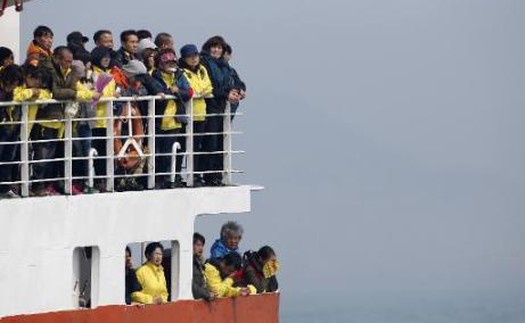 Ngày giỗ đầu của các nạn nhân vụ chìm phà Sewol