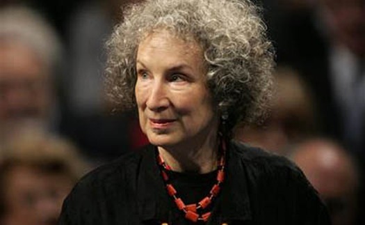 Margaret Atwood là thành viên danh dự của Viện Hàn Lâm Văn học & Nghệ thuật Mỹ