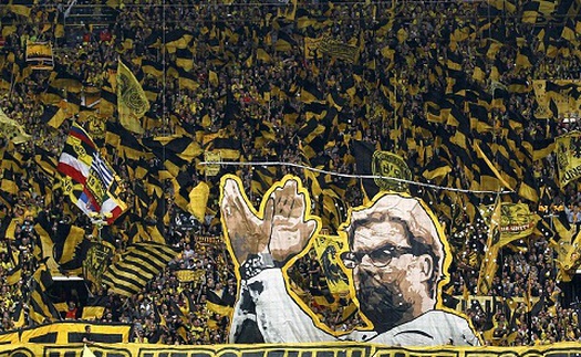 Chùm ảnh: CĐV Dortmund nghẹn ngào tạm biệt Juergen Klopp