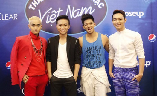 'Chiến đấu' với nhạc ngoại, Top 8 Vietnam Idol không làm BGK xấu mặt trước Mark Walton