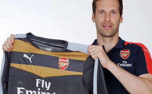 Các ngôi sao Arsenal hoan hỉ chào đón Petr Cech