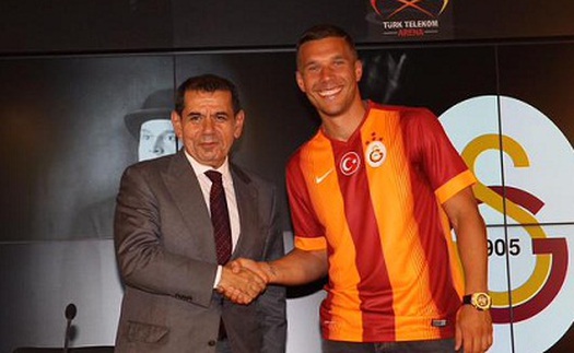 NÓNG: Lukas Podolski chính thức cập bến Galatasaray