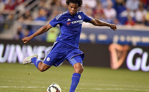 Pha bỏ lỡ không tưởng của Loic Remy trong trận giao hữu của Chelsea