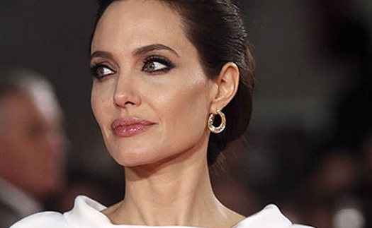 Angelina Jolie gia nhập Netflix, làm phim về thời Khmer Đỏ