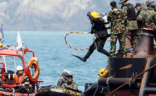 Công ty Trung Quốc sẽ trục vớt phà Sewol của Hàn Quốc