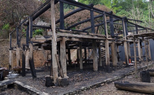 Thành Chương, Đào Anh Khánh tặng tranh ủng hộ Hiếu 'Mường'