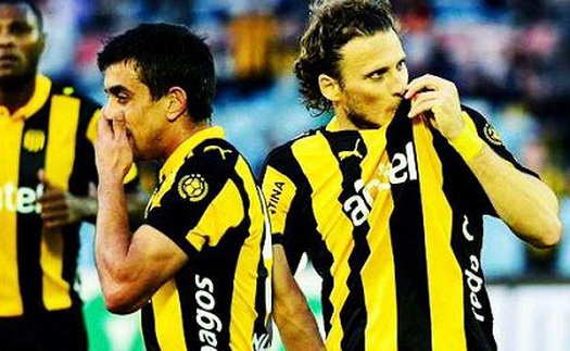 Diego Forlan ghi bàn tuyệt đẹp ngay trận ra mắt Penarol