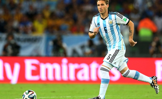 Lucas Biglia, cầu thủ chuẩn bị gia nhập Man United, là ai?