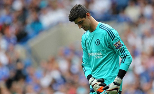 Courtois bị tố cáo 'ăn vụng' với người mẫu nước Bỉ, bố phải lên tiếng