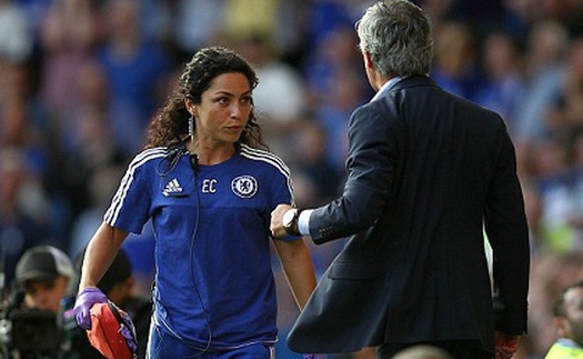 Nữ bác sĩ Eva Carneiro có quyền khiếu kiện, yêu cầu Mourinho xin lỗi