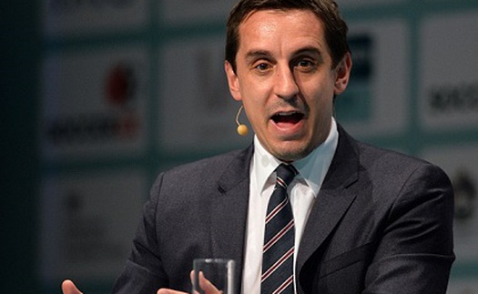 Gary Neville: 'Đổi luật cho lắm vào, 1 pha việt vị cũng không bắt được'