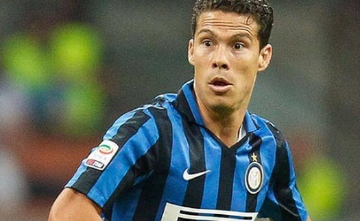 Hernanes chính thức gia nhập Juve từ Inter với giá 11 triệu euro