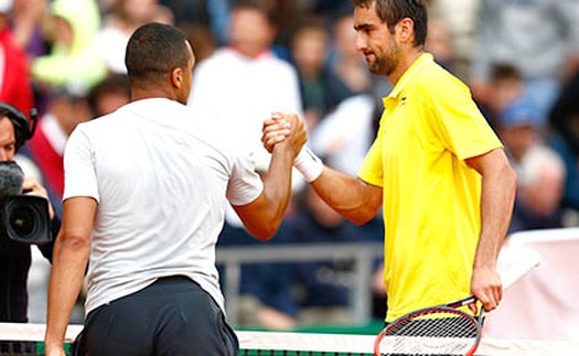 Góc Phạm Tấn: Ngựa ô Tsonga và rào cản Cilic