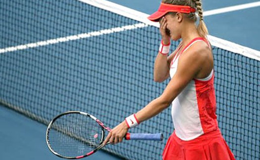 Vụ Eugenie Bouchard bị chấn động não: Những câu hỏi chưa lời giải đáp