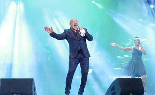 Peabo Bryson truyền lửa cảm xúc cho khán giả và nghệ sĩ Việt