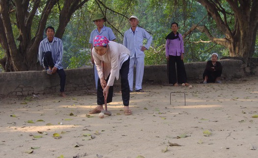 Bóng cửa – Từ quý tộc châu Âu đến thôn quê đất Việt