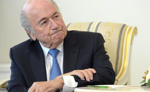 Coca-Cola yêu cầu Sepp Blatter từ chức ngay lập tức