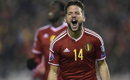 Dries Mertens bỏ lỡ cơ hội ghi bàn khó tin sau pha dọn cỗ của De Bruyne