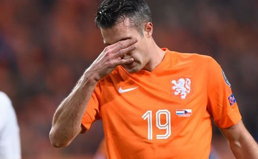 CĐV Arsenal sướng rơn khi Van Persie phản lưới nhà