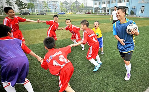 Cầu thủ Việt Nam với tương lai sau khi treo giày: Trái bóng ở trong chân!