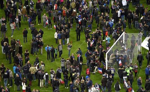 TIẾT LỘ: Lực lượng an ninh chặn đứng một kẻ khủng bố ngay cổng vào Stade de France