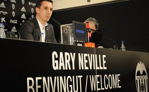 Gary Neville: ‘Thật ngu ngốc nếu từ chối đề nghị của Valencia’