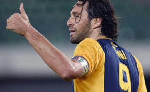 Luca Toni ấn định thời điểm treo giày