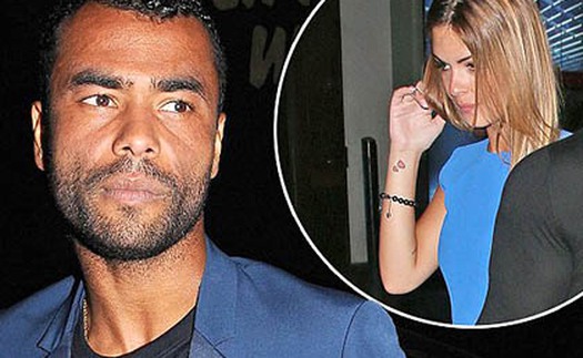 Ashley Cole có con với siêu mẫu Italy: Bình yên ở Rome