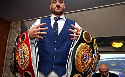 Tyson Fury bị tước đai vô địch hạng nặng vì tái đấu với Klitschko