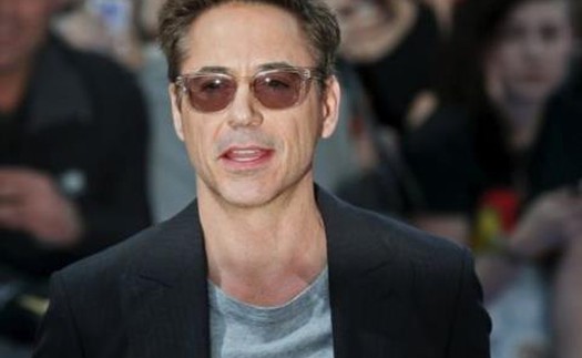 'Người Sắt' Robert Downey Jr nhận quà Giáng sinh là Lệnh ân xá tội 20 năm trước