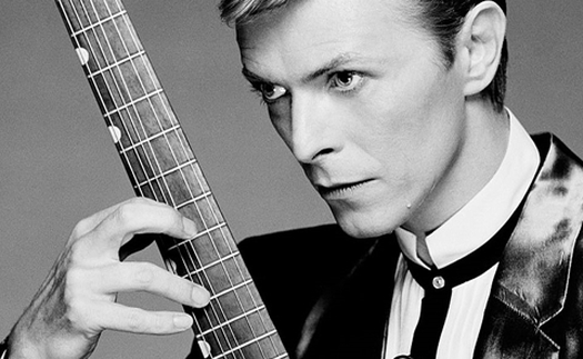 Hàng nghìn người khiếu nại… Chúa, đòi cho David Bowie bất tử