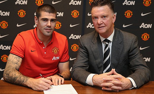 Victor Valdes thông báo chia tay Man United