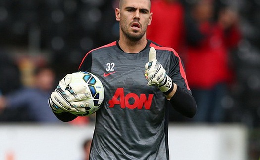 Man United xác nhận cho Standard Liege mượn Victor Valdes đến hết mùa