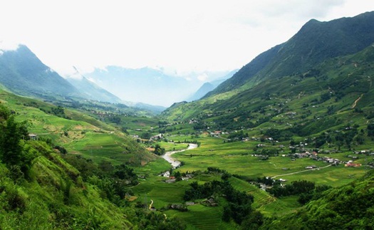 Ăn cơm cùng người Giáy, ngủ homestay, đi bộ 30km/ngày ở Sapa...