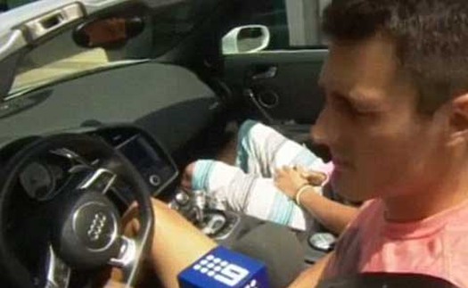 ‘Hung thần xa lộ’ Bernard Tomic lái xe với tốc độ 352km/h