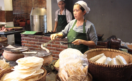 12 đầu bếp nước ngoài 'hô biến' nhà hàng Hội An thành nhà hàng nước mình