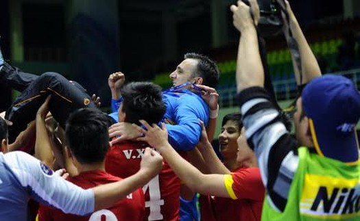 Futsal Việt Nam mơ tạo bất ngờ tại World Cup, Quế Ngọc Hải đá chính trận gặp B.Bình Dương