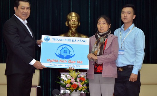 Xúc động lễ trao căn hộ chung cư cho gia đình liệt sĩ Gạc Ma