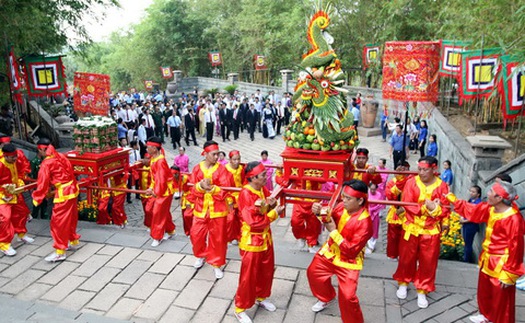 Hàng ngàn người dân Thành phố Hồ Chí Minh dâng hương tưởng nhớ vua Hùng