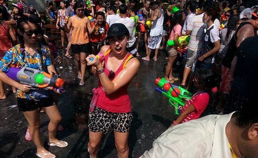 Video du lịch: Độc đáo lễ hội té nước Songkran ở Thái Lan