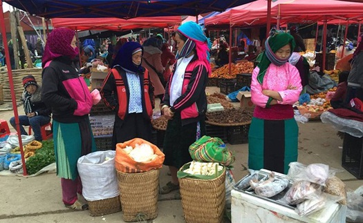 Chùm ảnh du lịch: Đến Hà Giang, đi chợ phiên Đồng Văn