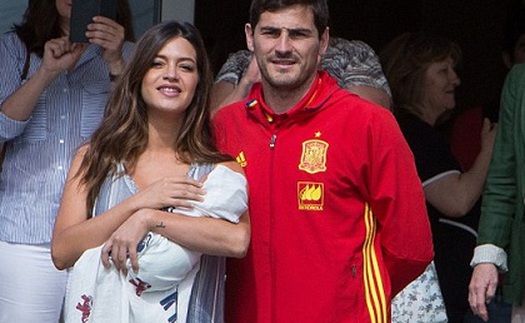 Casillas khoe con trai mới chào đời ngay trước thềm EURO 2016